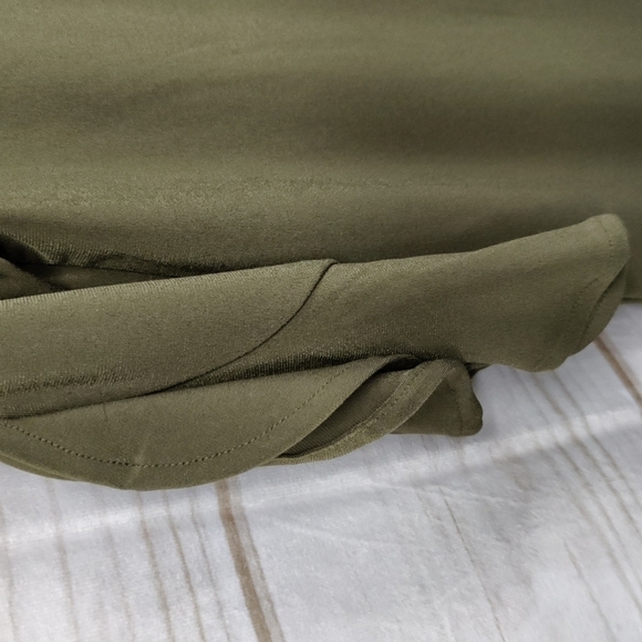 BANANA Republic Olive Green Polyester/Spandex Blouse Size XS - Picture 6 of 11